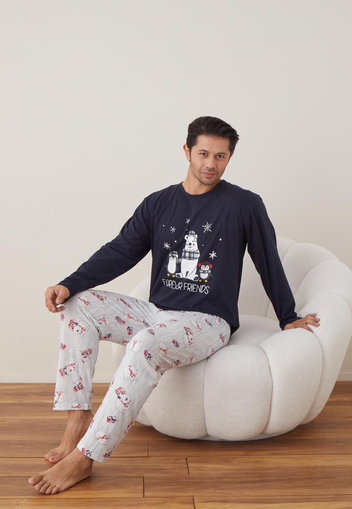 Pijama barbati Craciun "FOREVER FRIENDS " maneca lunga ,pantaloni lungi,Culoare Bleumarin ,Engros